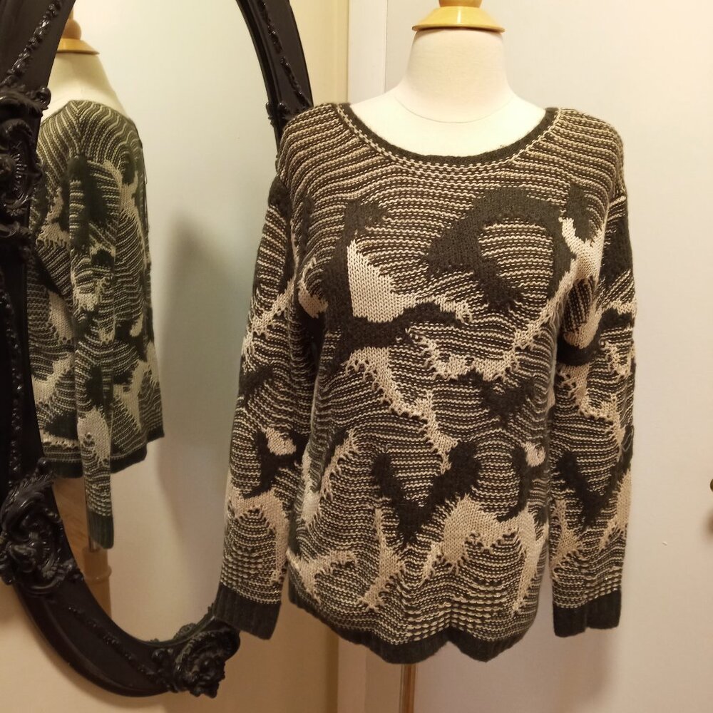 Coco Y Club Textured Metallic Thread Sweater sz M NWT /B1